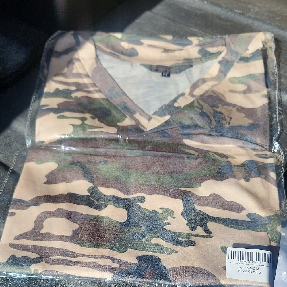 Amaryllis Camouflage Short Sleeve Tee
